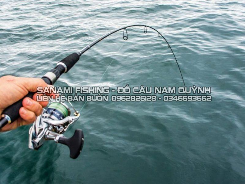 Cần câu trong bộ đồ câu cá giữ vai trò quan trọng